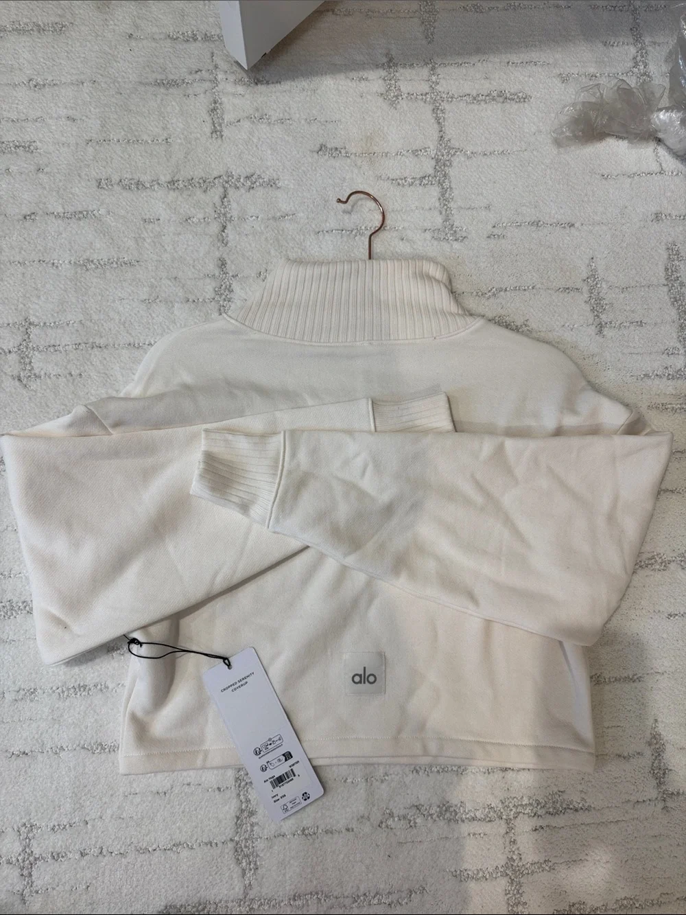 ALO Yoga Cream Cropped Turtleneck Sweater